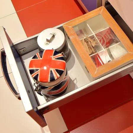 דירה Bellissimo Mini Deluxe Di Design E A Tema Inghiterra - Potente Wi-fi Ottimo Il Collegamento Con Aeroporto Di Malpensa E Rho Fiera, Vicino A 3 Linee Metropolitane *