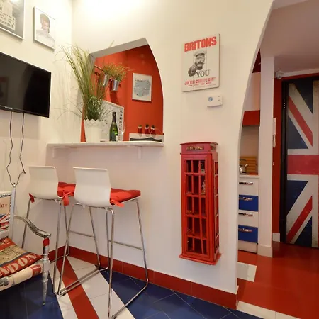 Bellissimo Mini Deluxe Di Design E A Tema Inghiterra - Potente Wi-fi Ottimo Il Collegamento Con Aeroporto Di Malpensa E Rho Fiera, Vicino A 3 Linee Metropolitane דירה *